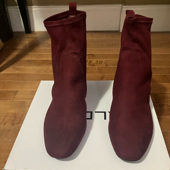 Aldo Burgundy Suede ankle boots - Picture 2 of 3